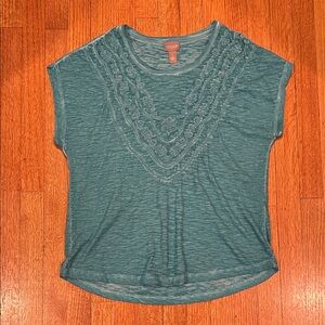 Chico’s Teal Short Sleeve Top with Embroidery Size 1 (Medium)